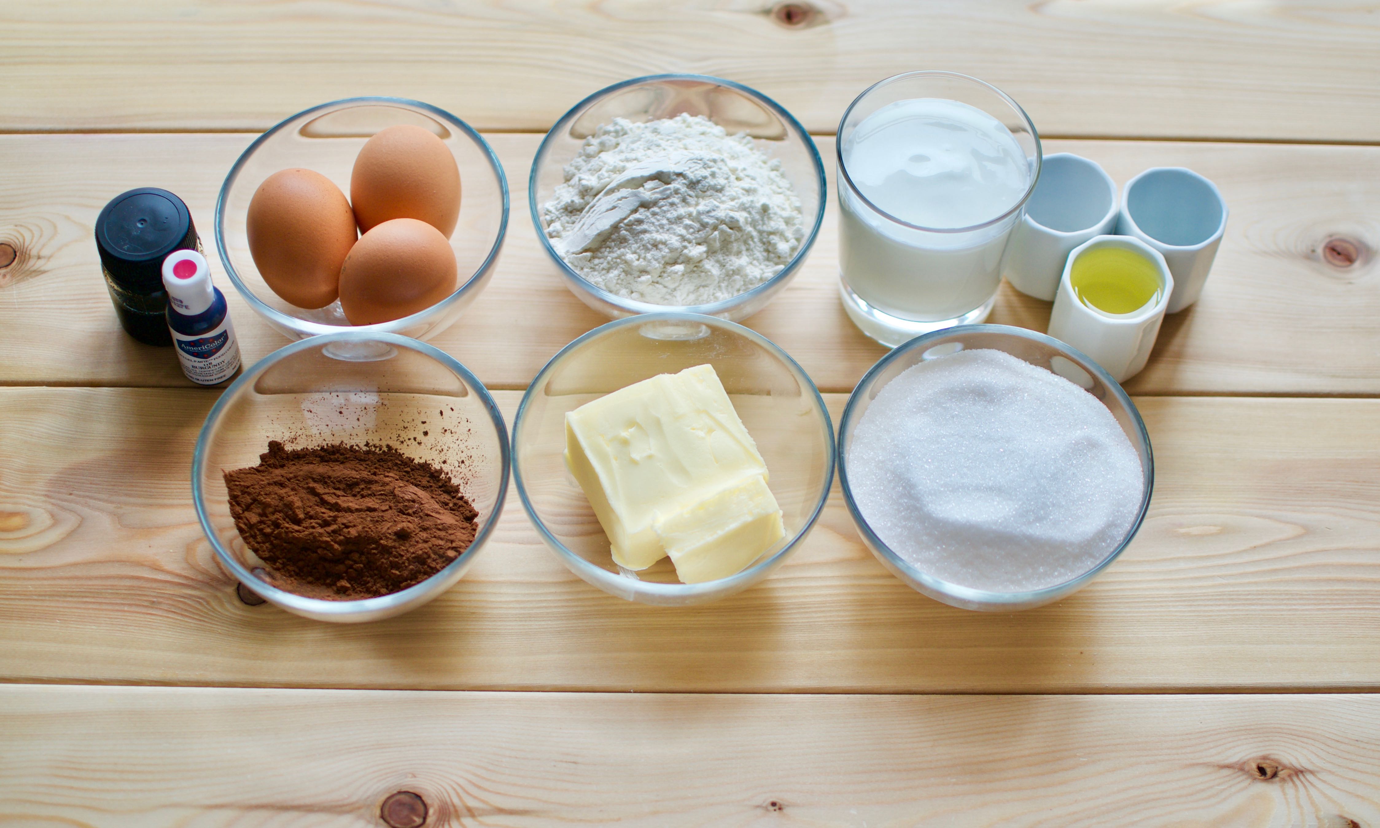 Сливочное масло кефир яйца. Ингредиенты для выпечки. Ингредиенты для бисквитного теста. Продукты для приготовления бисквитного теста. Ингредиенты для кекса.