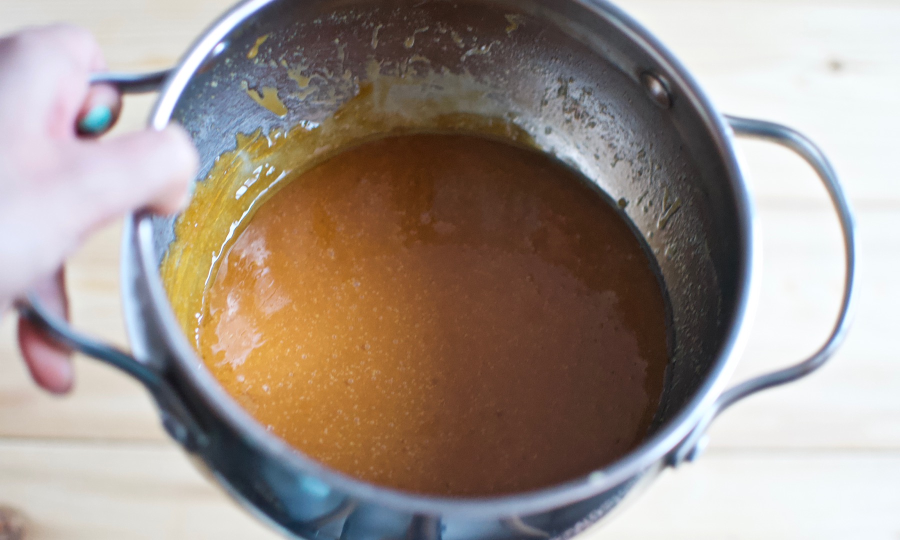 Сироп для пропитки коржей медовика. Хреново-медового сиропа,. Как приготовить сироп для пропитки кулича.