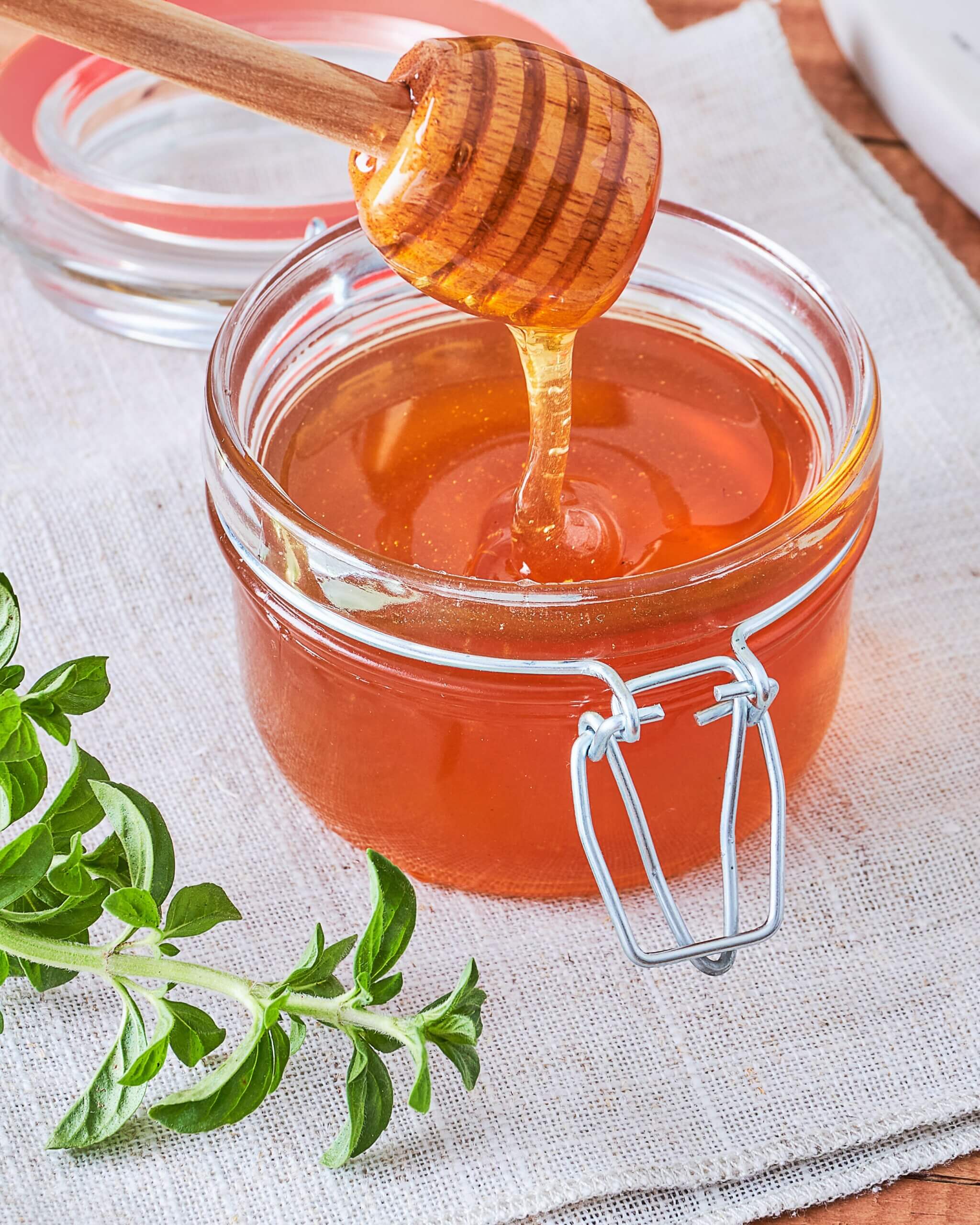 Как отличить настоящий мед от подделки и какие сложности могут возникнуть